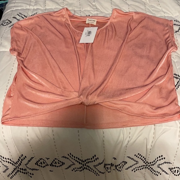 Knotted Top - Picture 3 of 4